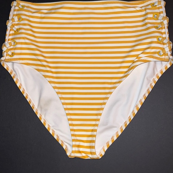 GAP yellow/white nautical striped high waist bottom w/X-peak-a-boo sides-NWT - Picture 3 of 10
